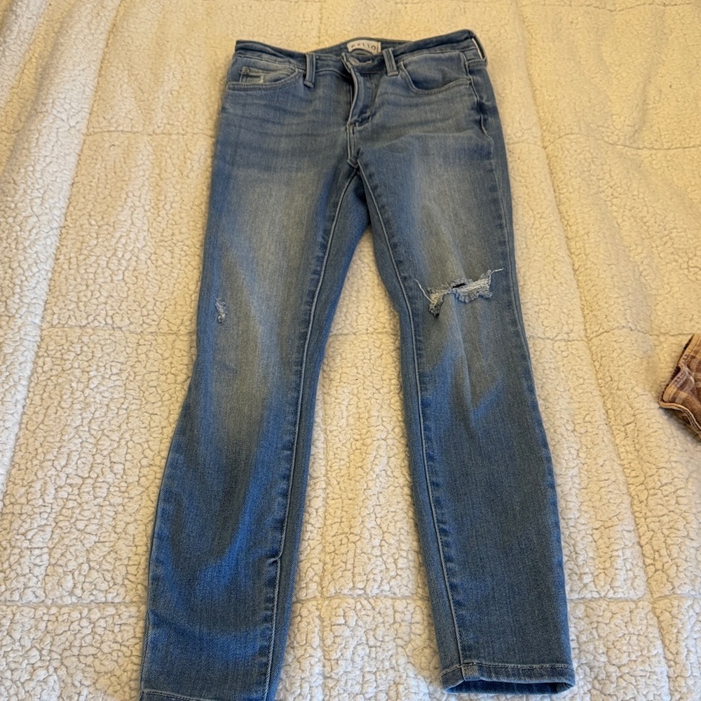Cello Women’s Medium Blue Skinny Jeans with Knee Distress